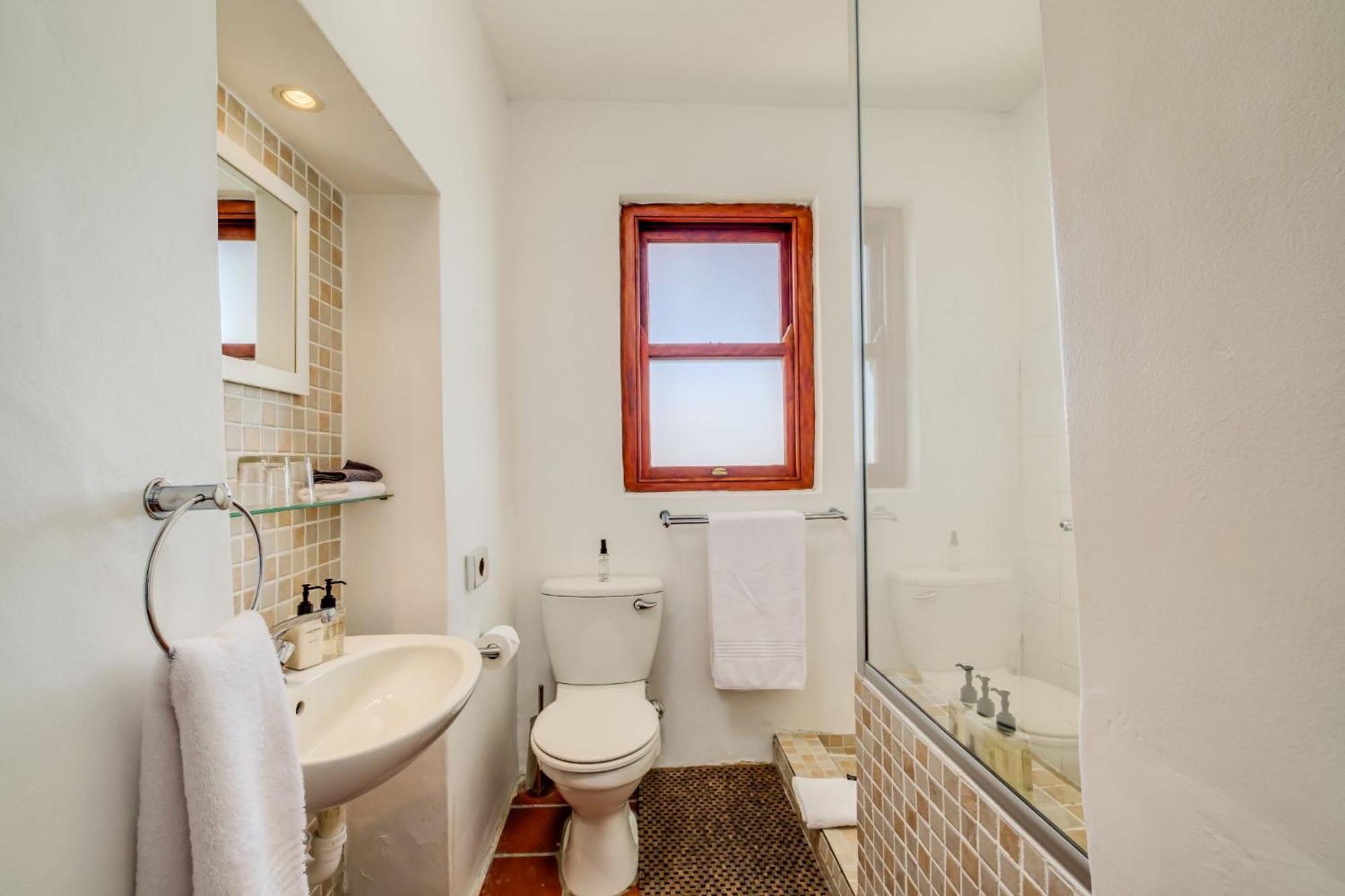 Camps Bay Terrace Palm Suite เคปทาวน์ ภายนอก รูปภาพ