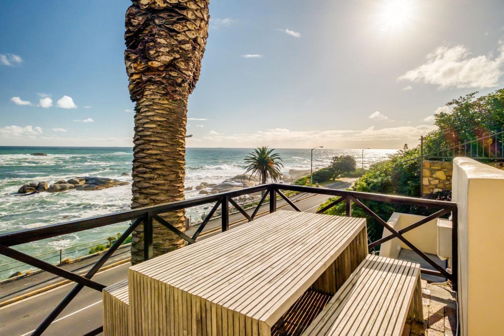 Camps Bay Terrace Palm Suite เคปทาวน์ ภายนอก รูปภาพ