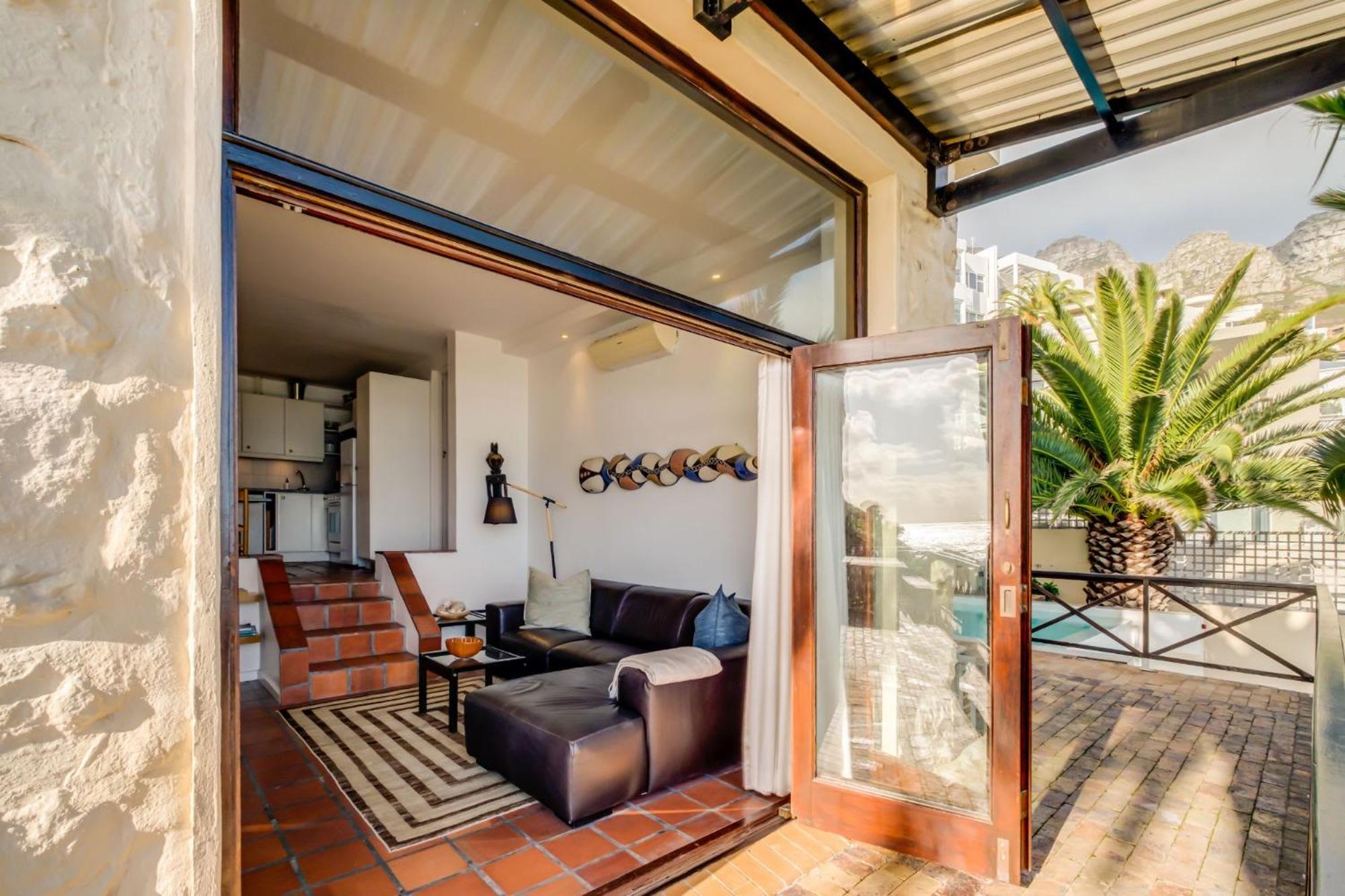 Camps Bay Terrace Palm Suite เคปทาวน์ ภายนอก รูปภาพ